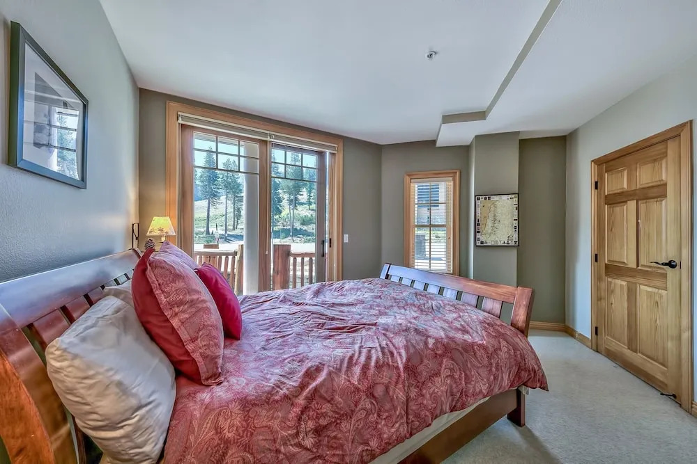Luxury Three Bedroom Kirkwood Condo Steps From Chair Six 3 Bedrooms 2