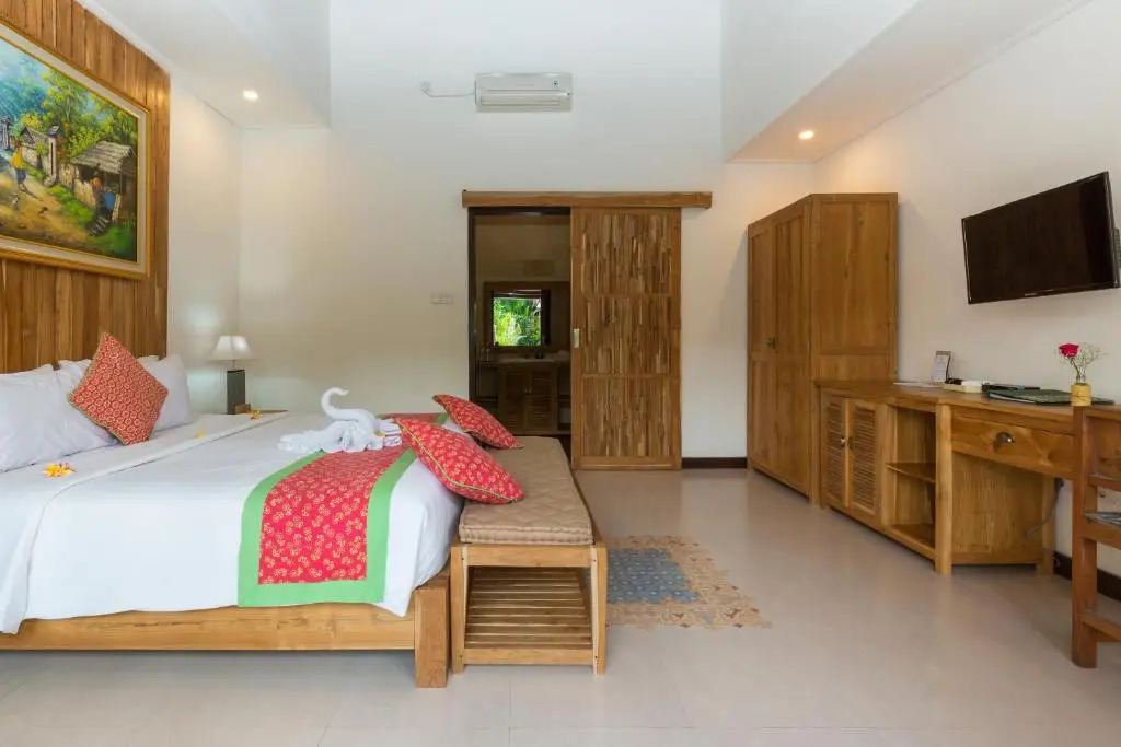 Полулюкс с видом на бассейн в Meruhdani Boutique Hotel Ubud