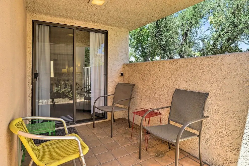 Palm Springs Hideaway w/ Resort Amenities!