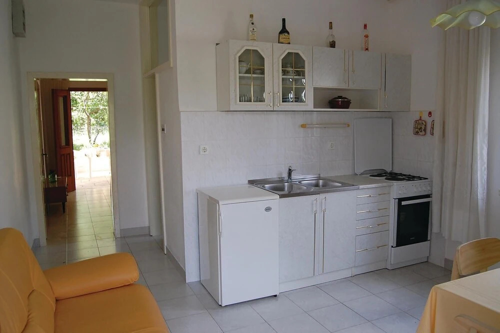 Amazing Apartment in Supetar With 1 Bedrooms and Wifi