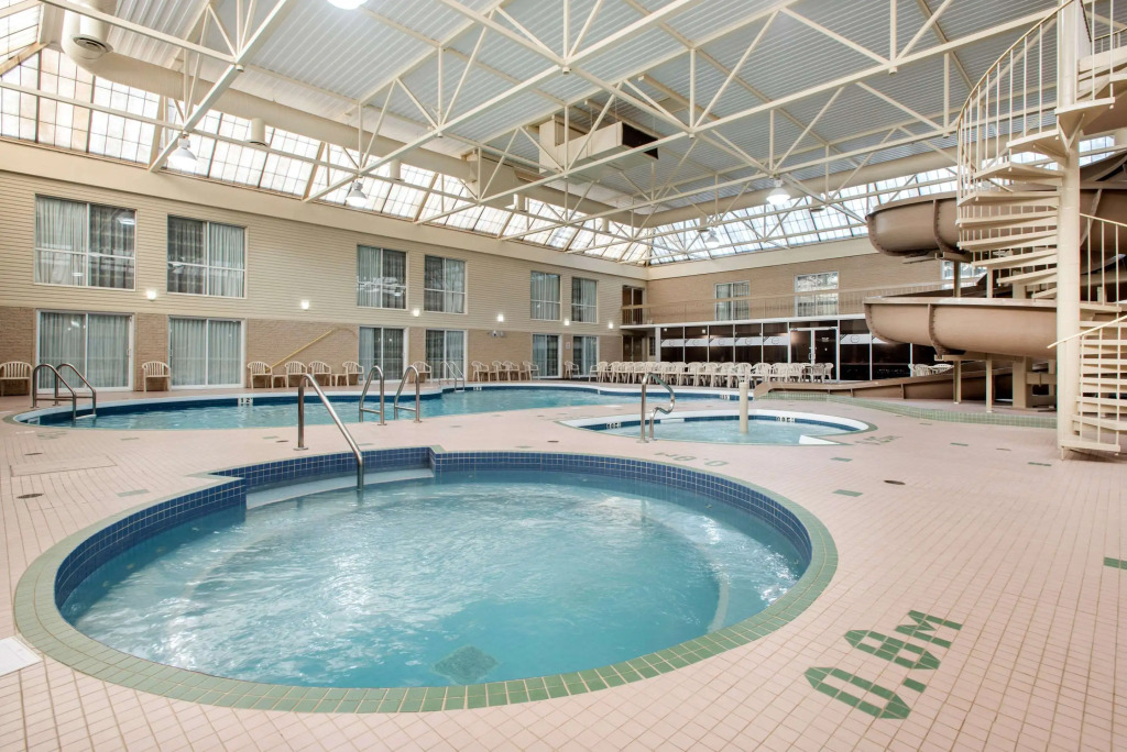 Clarion Hotel & Suites