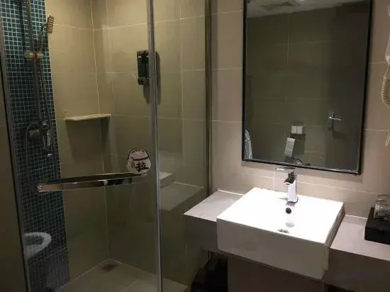 Linquan Aixin Hotel