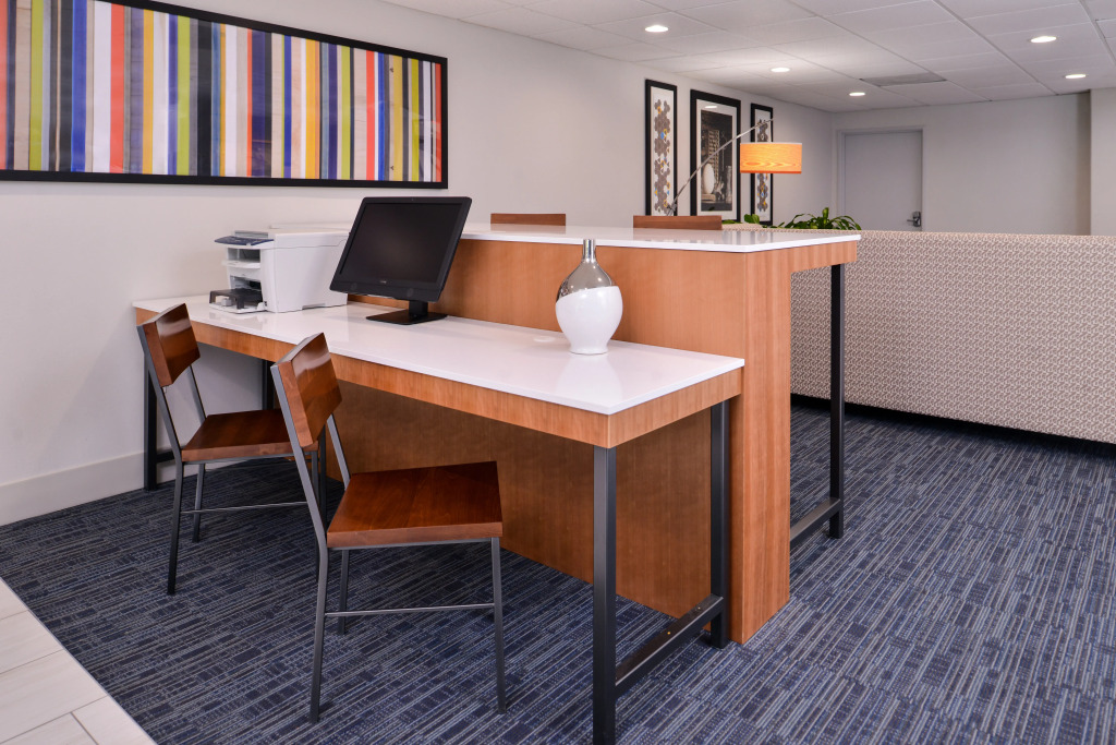 Holiday Inn Express Hotel & Suites Elgin by IHG