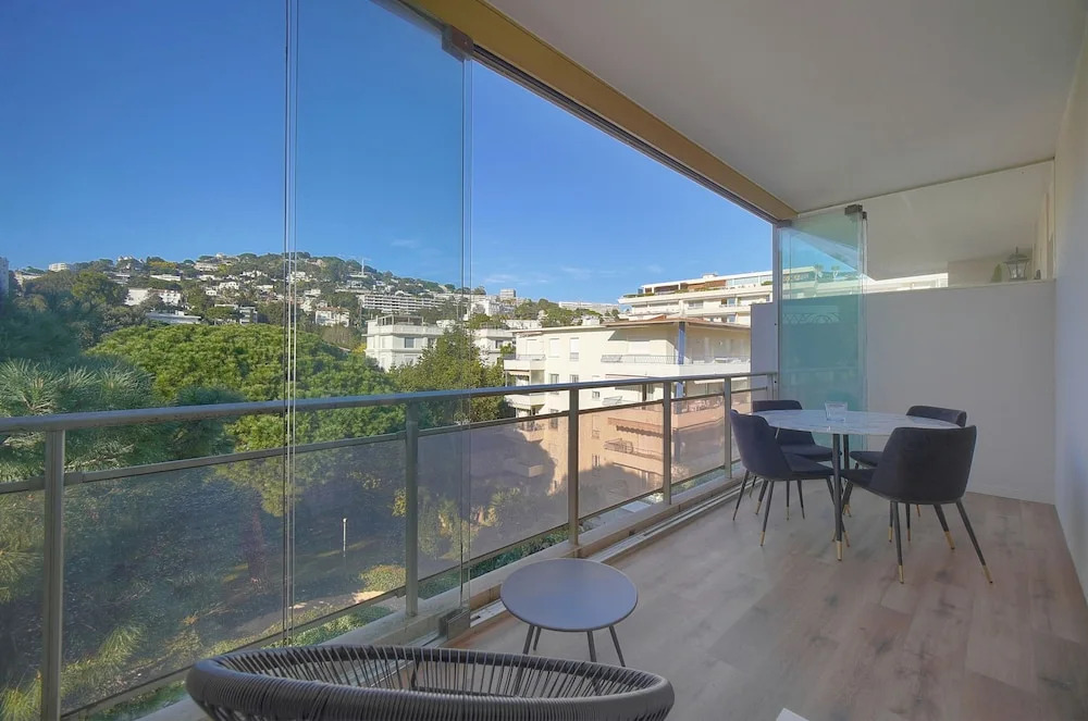 Lumineux Studio Avec Loggia A0b203