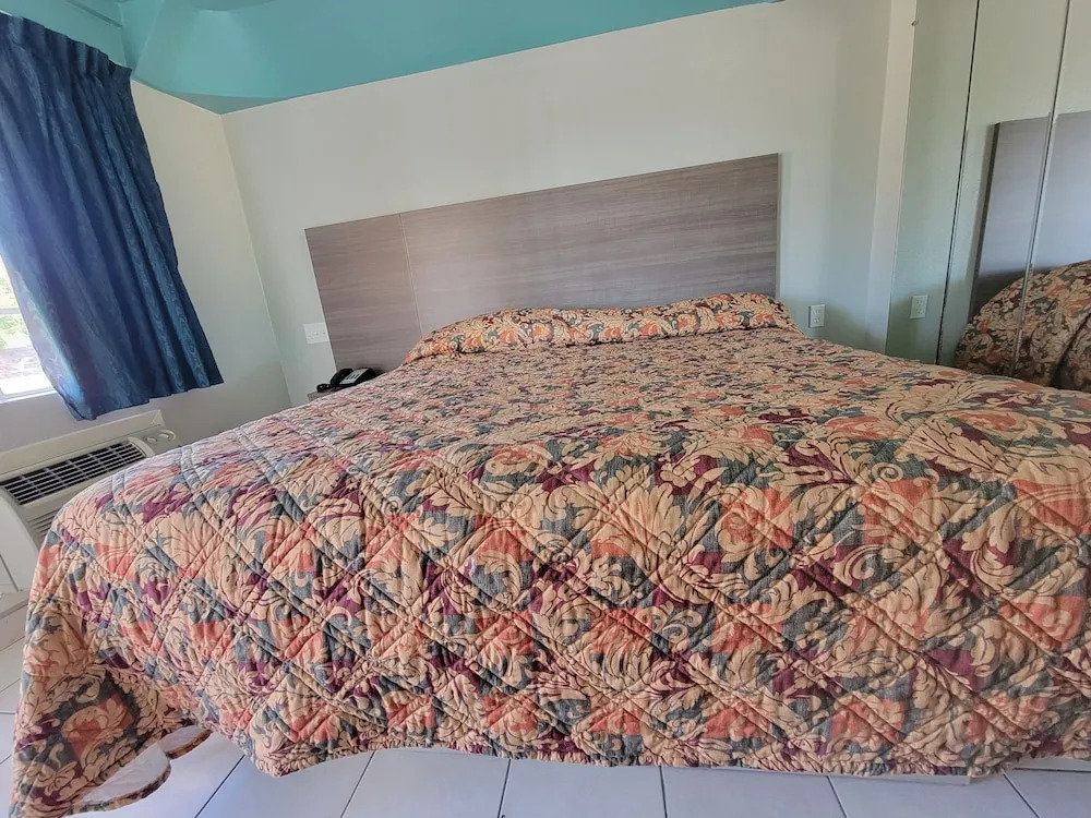 Maxim III Motel