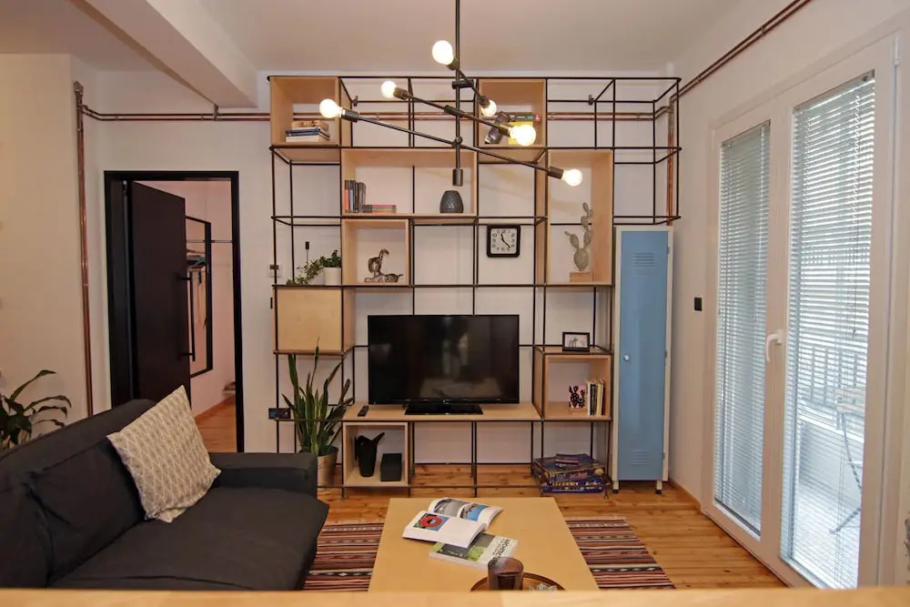Kostas' Downtown Industrial Loft