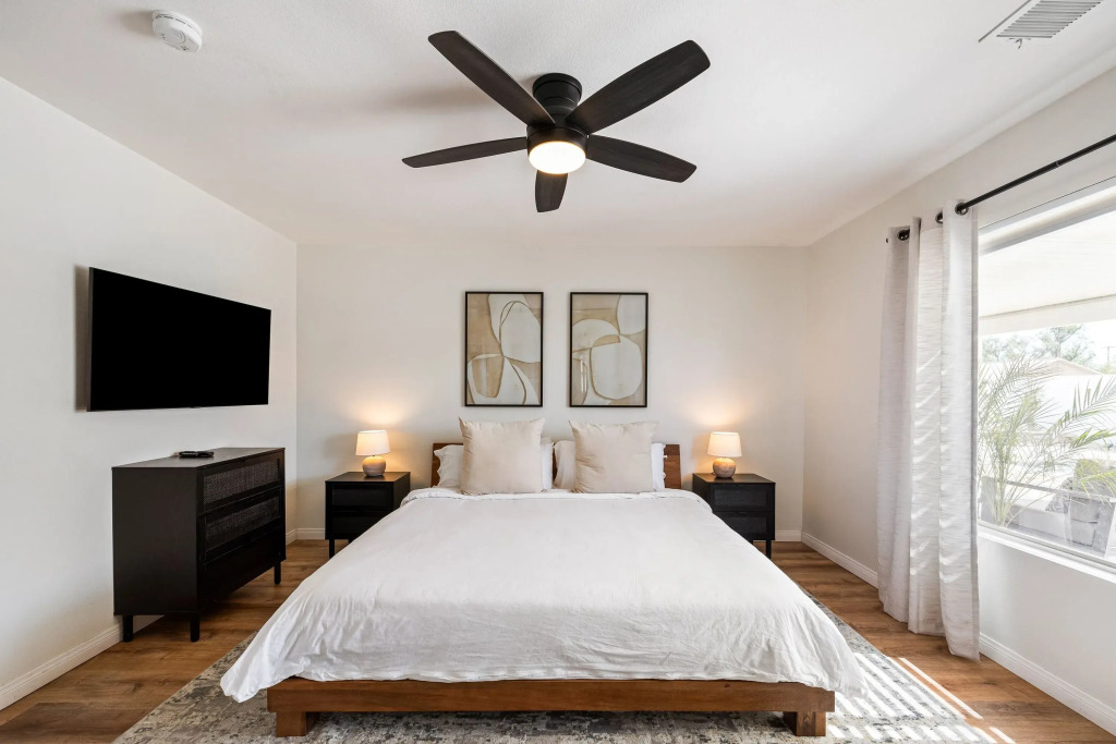 Montego by Avantstay Private Yard w/ Pool & Hot Tub