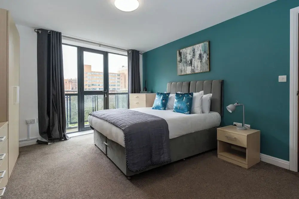 Cotels The Millhouse Corporate Apartments - PRIVATE APARTMENT BUILDINGS - GATED ENTRANCE - PARKING - WORK DESK