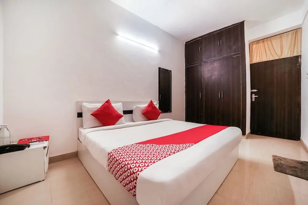 OYO Flagship 30197 Noida Sector 43