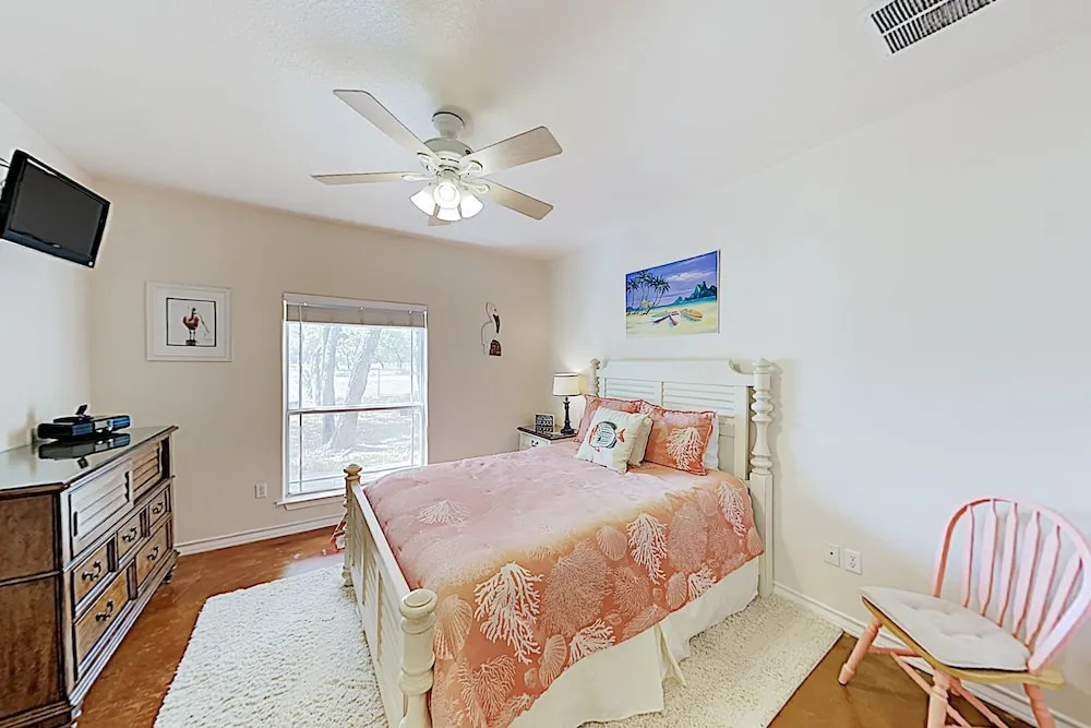 Festive Rockport W/ Large Yard, Near Beach 3 Bedroom Home