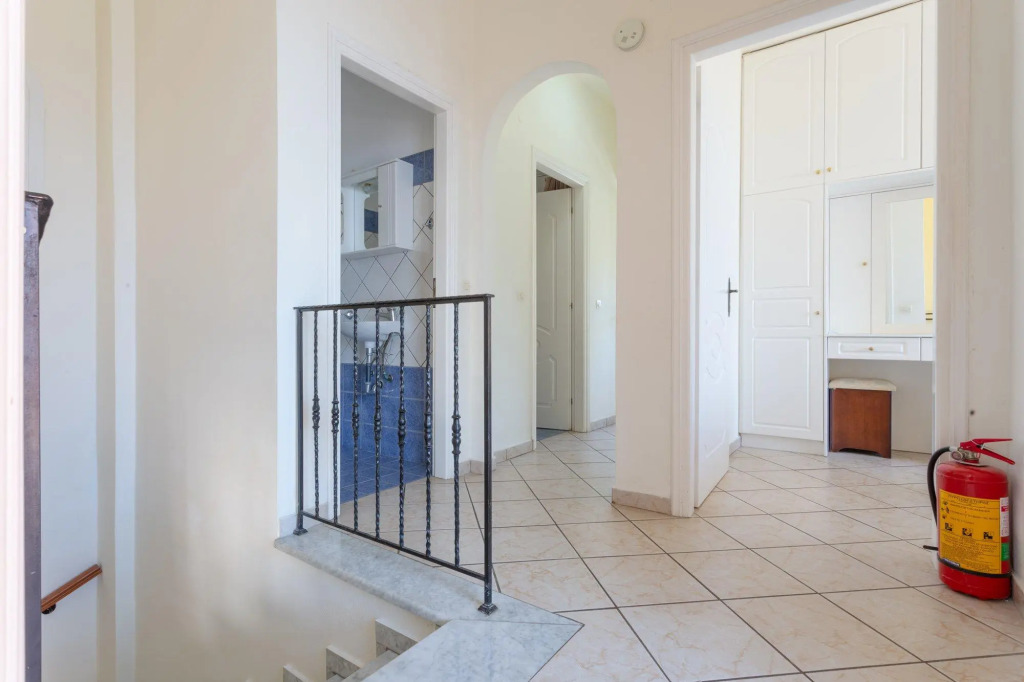 Vasillis Large Private Pool Walk to Beach Sea Views A C Wifi Car Not Required - 1026