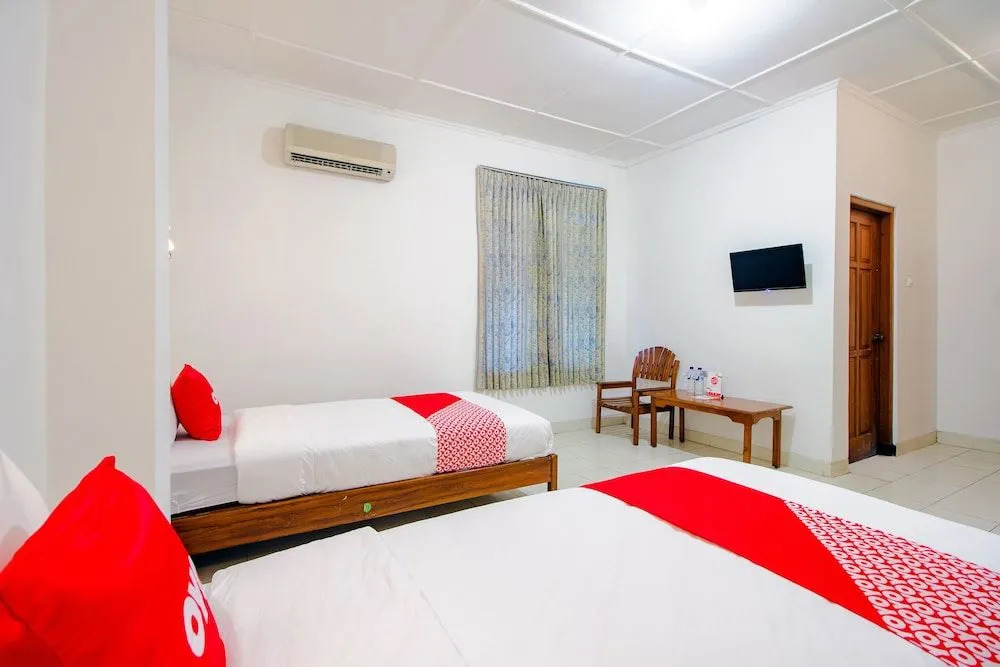 Oyo 1602 Trim Tiga Hotel
