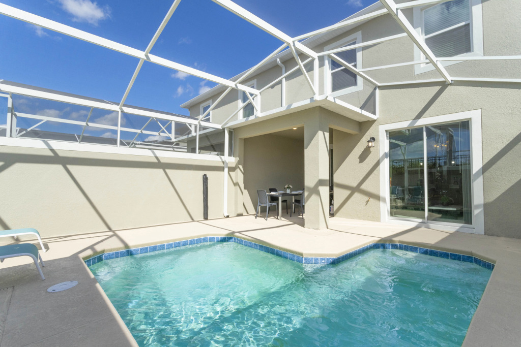 Gorgeous 4 Bd w Pool at Champions Gate Resort 1020
