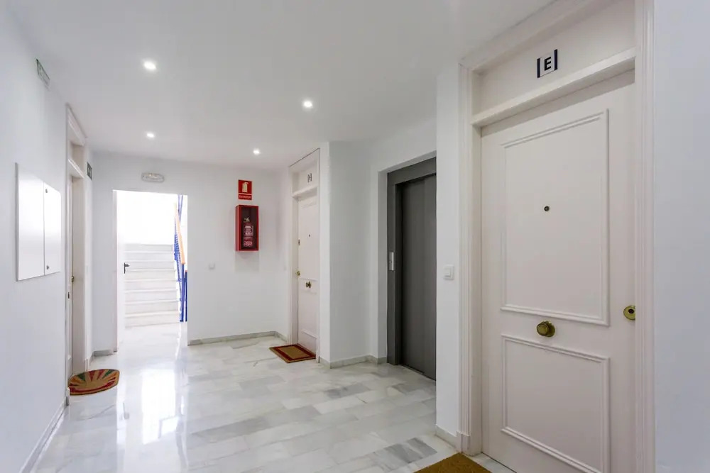 Holi-Rent Las Olas