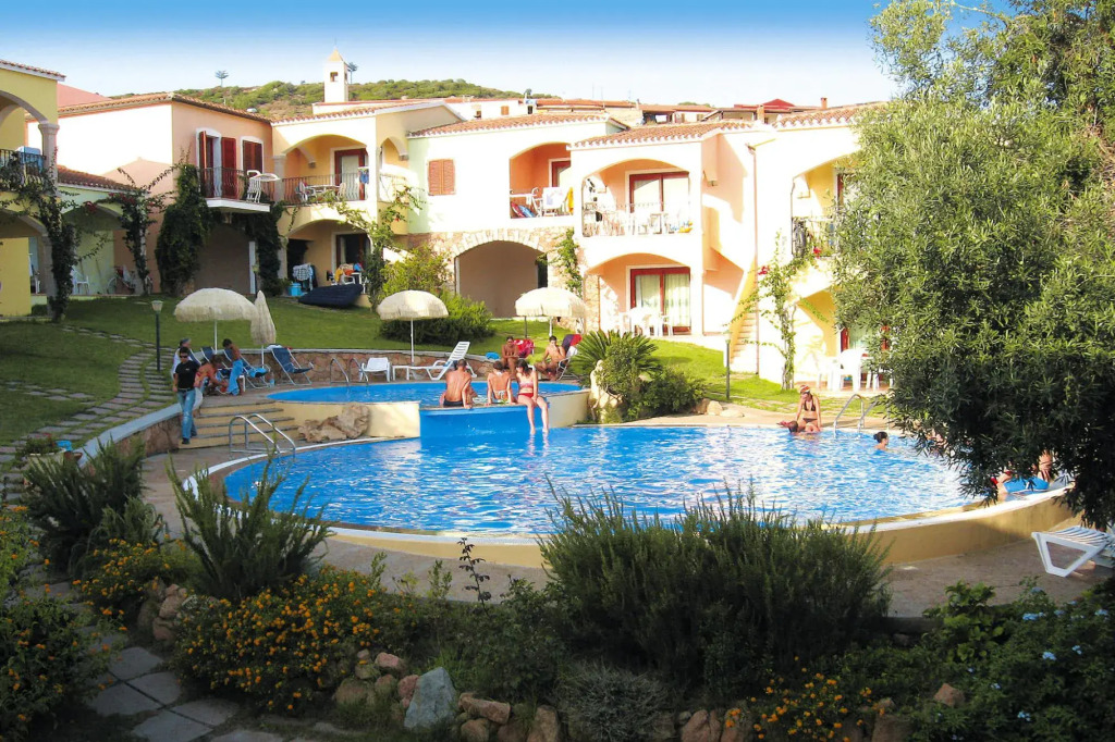 Apartment in Bageis with swimming pool