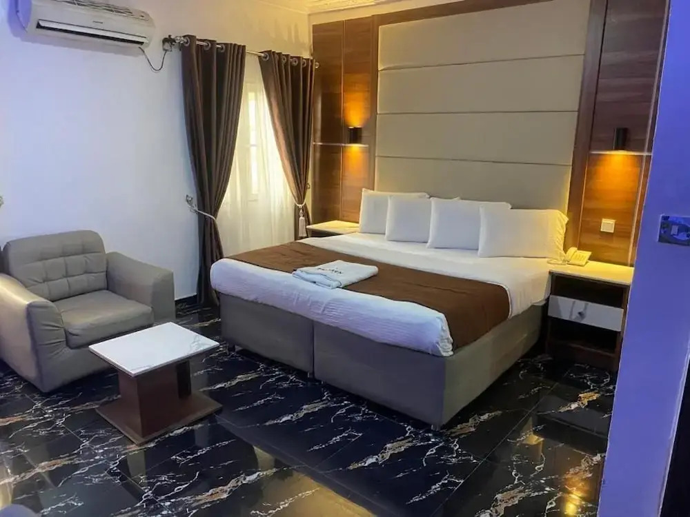 Presken Hotel Castle, Opebi Lagos