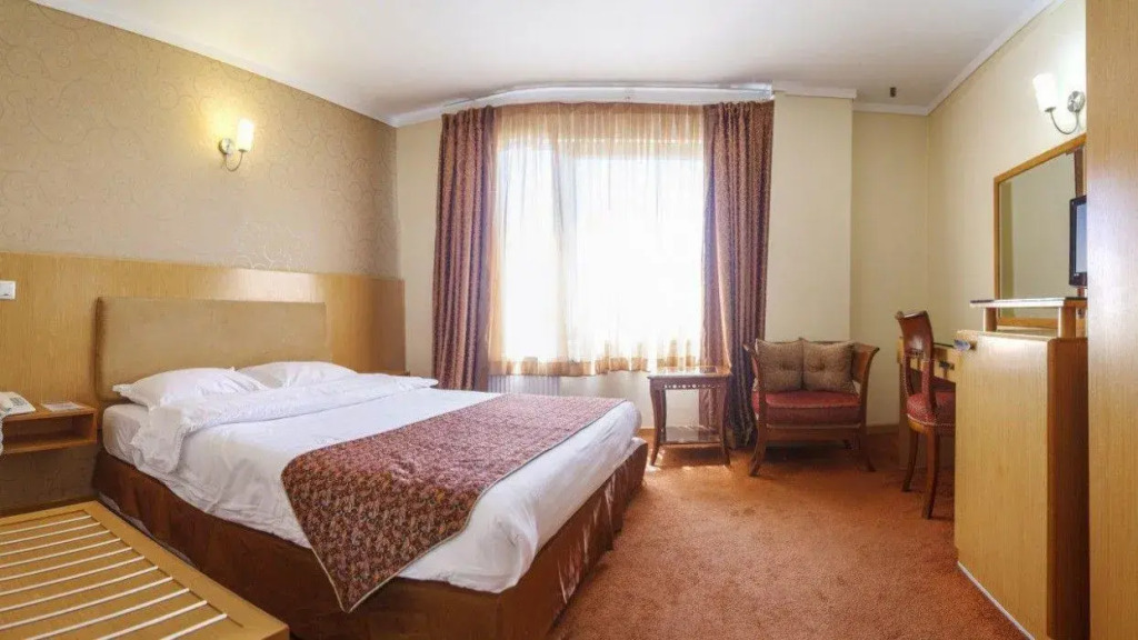 Saina Hotel