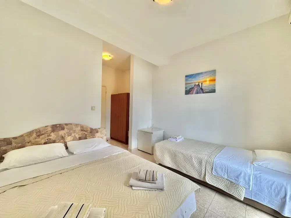 B&M Holiday Rooms