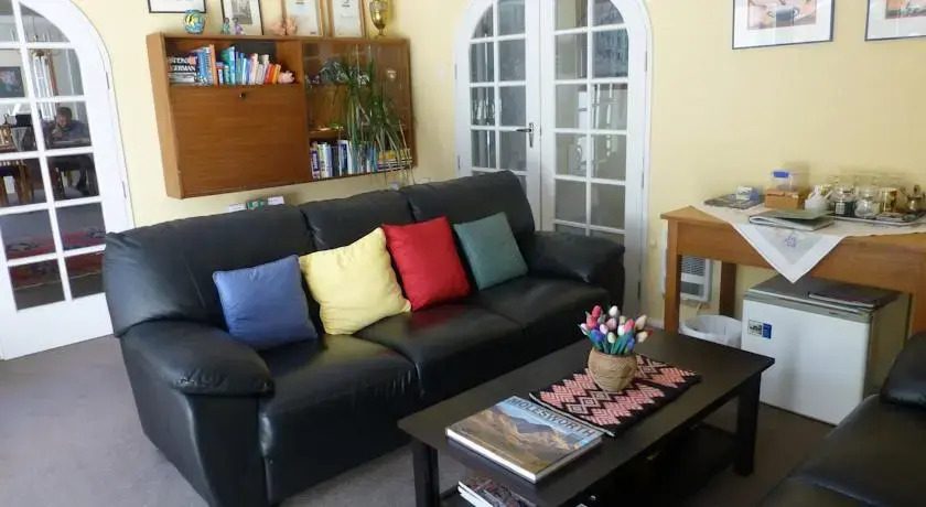 Mira Monte B&B and Homestay
