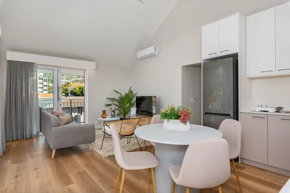 Varsam Court 15