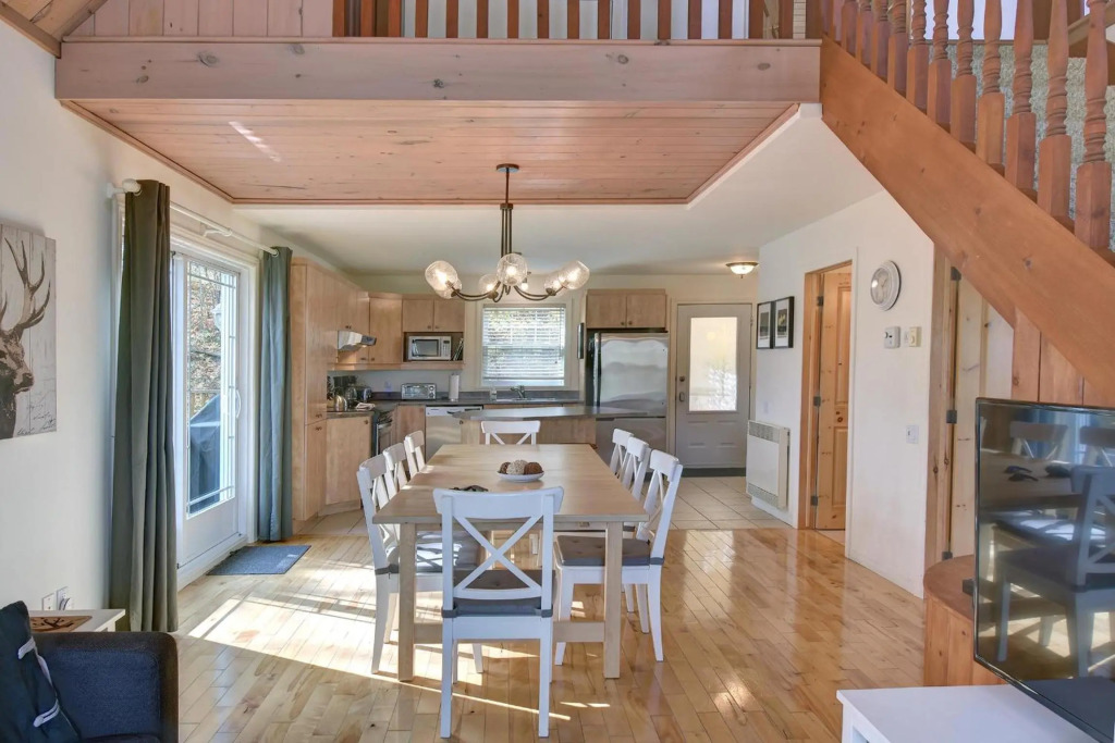 Magnificent 2BR 2B Unit with Golf Course and Mountain Views