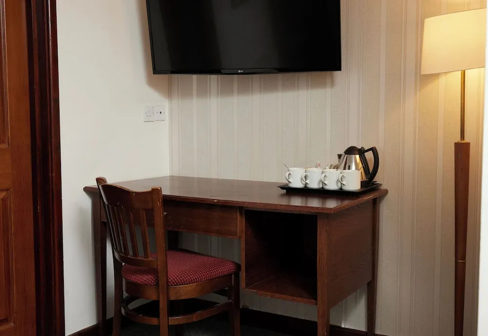 Hunters Hall Inn by Greene King Inns