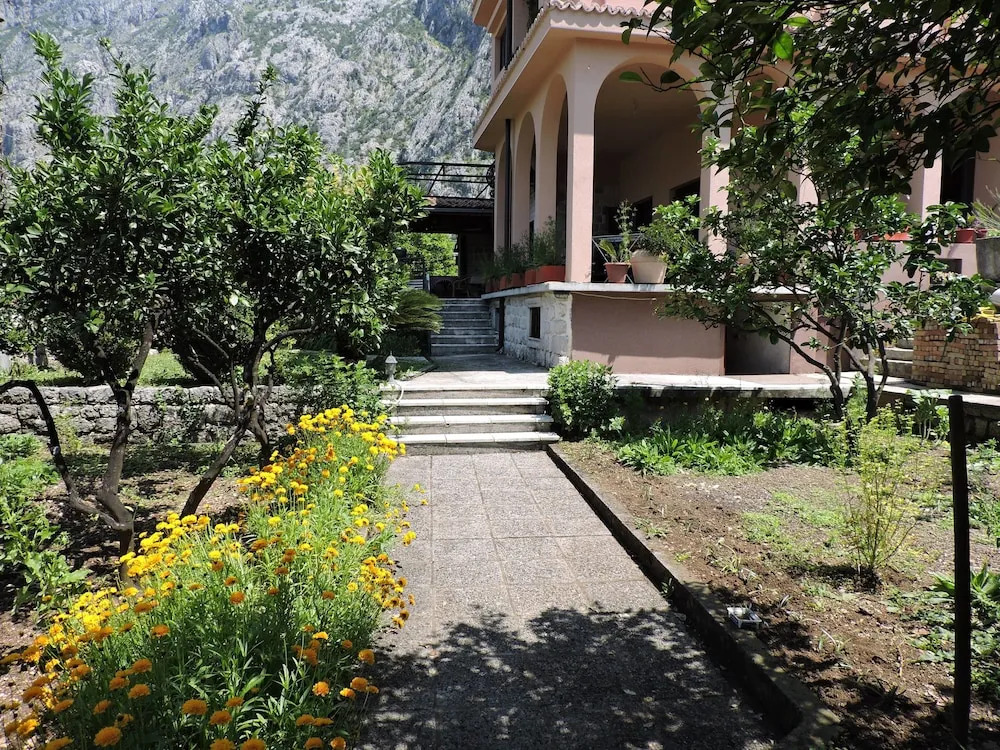 Apartments & Rooms Vanja