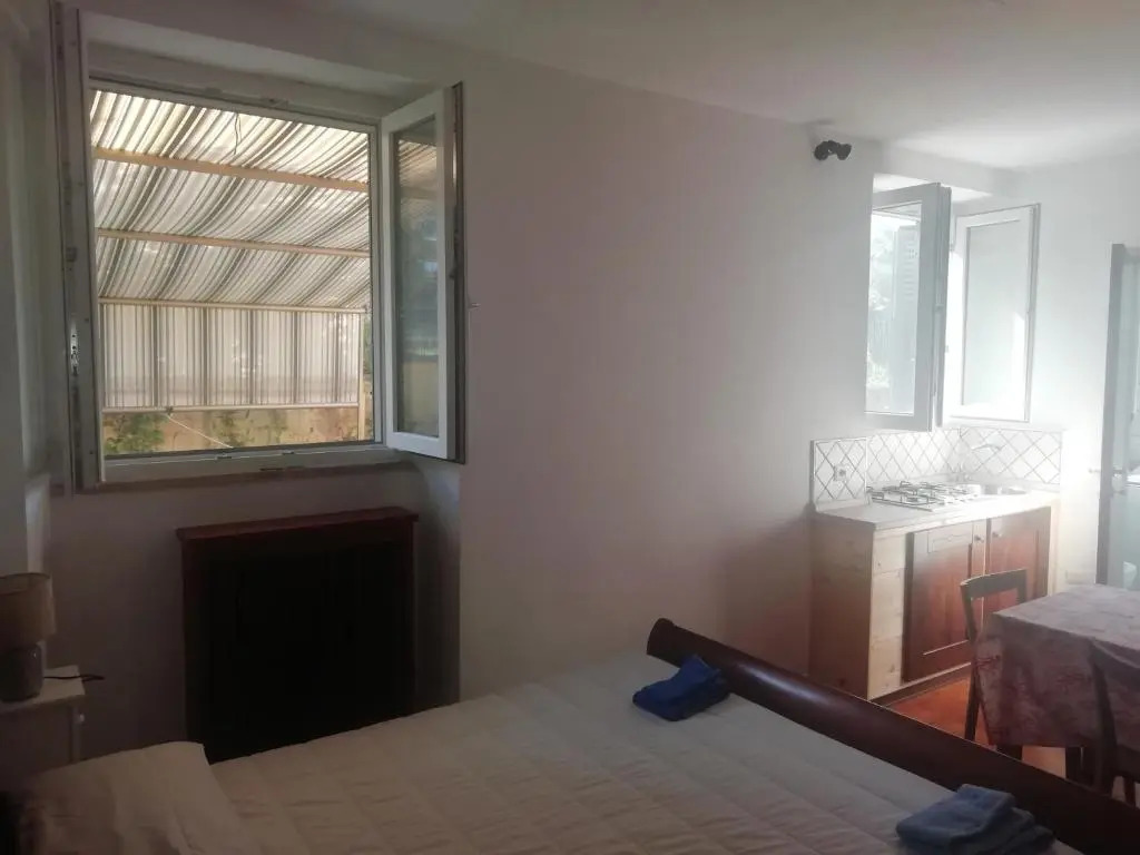 VILLA GIULIANA stanze con bagno interno in Villa a 350 mt spiaggia libera Lido delle Sirene