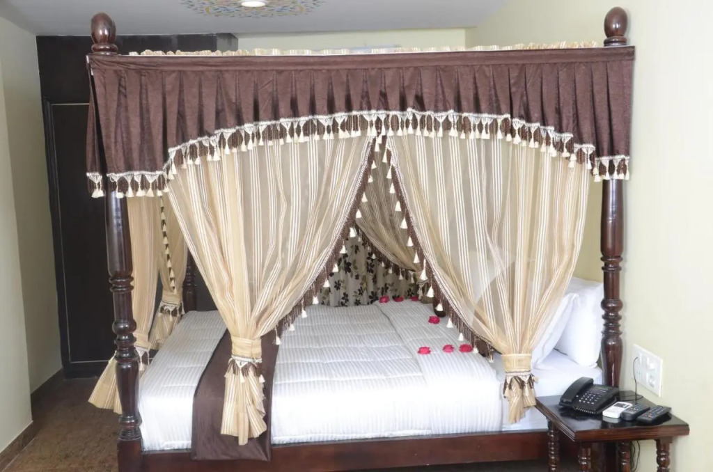 Hotel Grande Residency