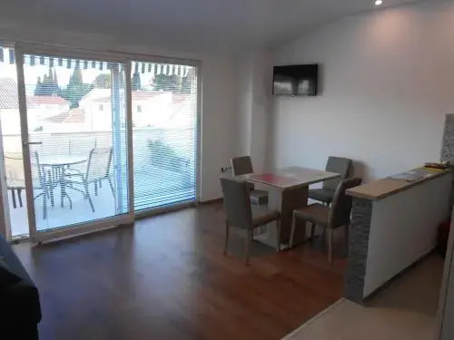 Apartment Cherry