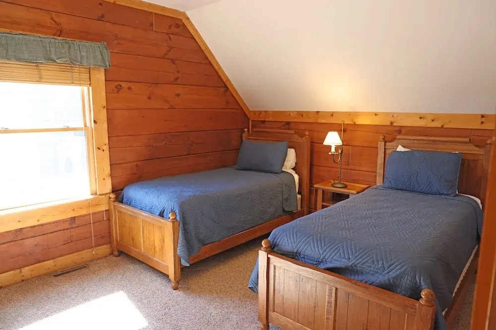 4 BR: Timbers #1 Stand Alone Cabin