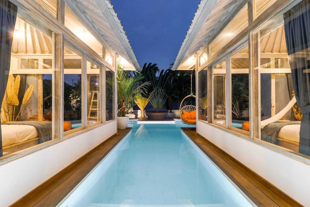 Villa Cemacase - Stylish 2BR Villa with Spacious Private Pool & Pool Table in Seseh