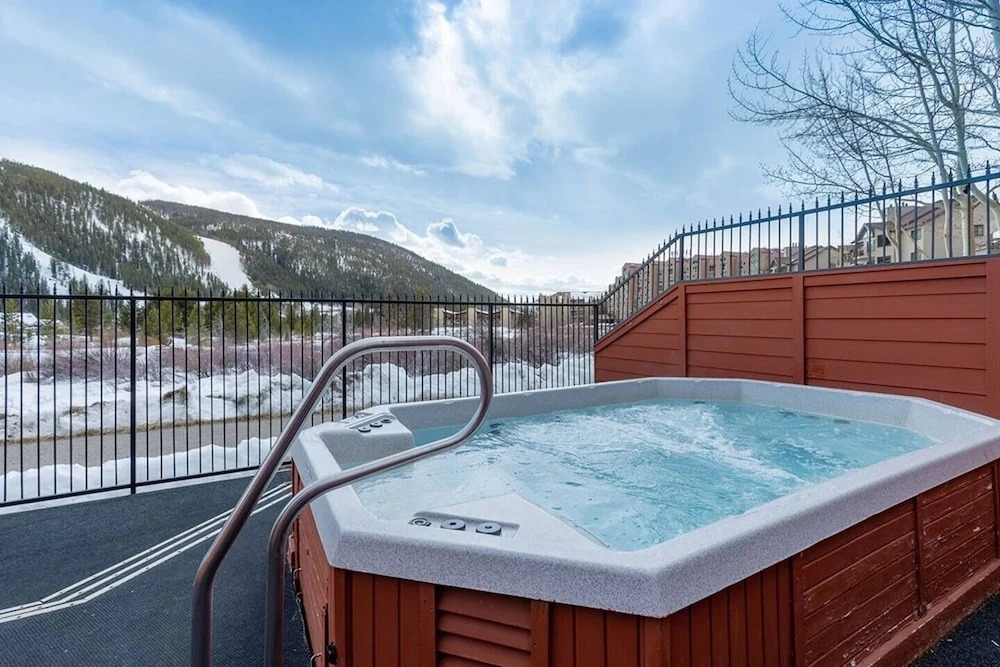 113 Cinnamon Ridge 2 Bedroom Condo by RedAwning