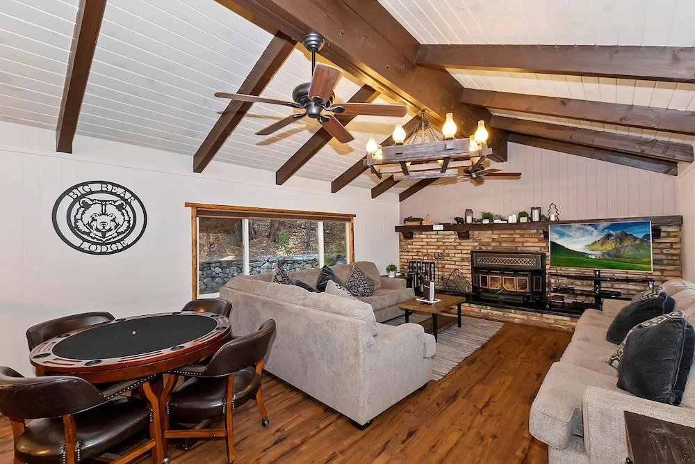 006 - 12 Bear Lodge