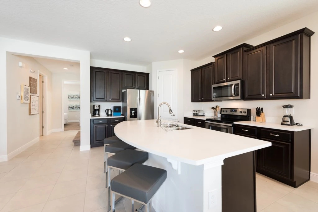 7701 - MAGNIFICENT 5 BED home with PRIVATE POOL, Kissimmee, US