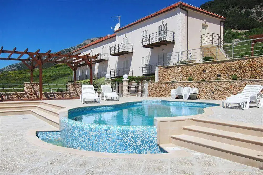 Villa Lara Apartments