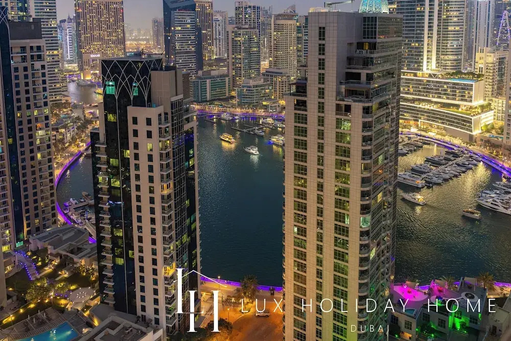 LUX Contemporary Marina View Suite 7
