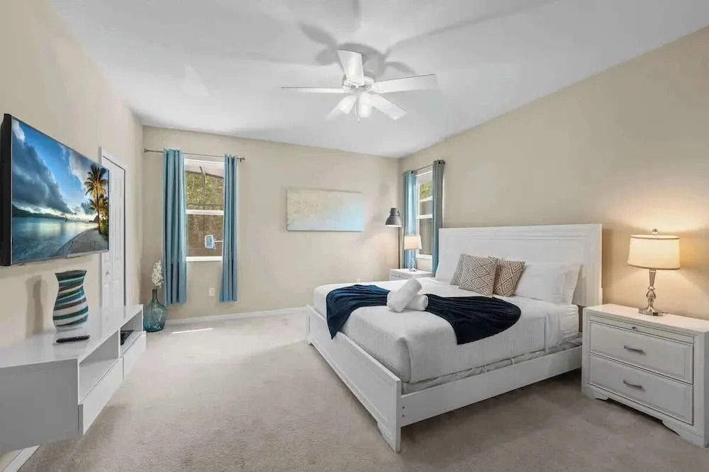4 Bed Close to Disney Private Pool