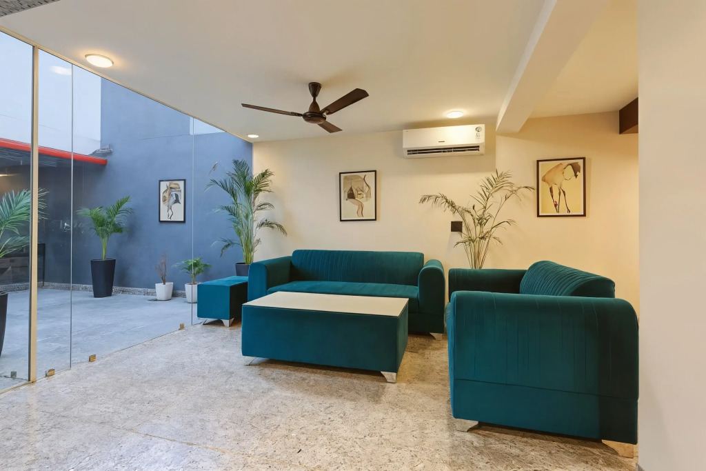 Townhouse Oak Udyog Vihar