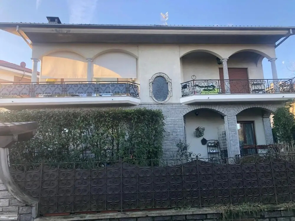 Smartsuite Apartment With Terrace in Stresa