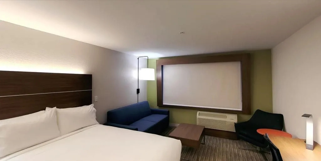 Holiday Inn Express & Suites - Detroit Northwest - Livonia by IHG