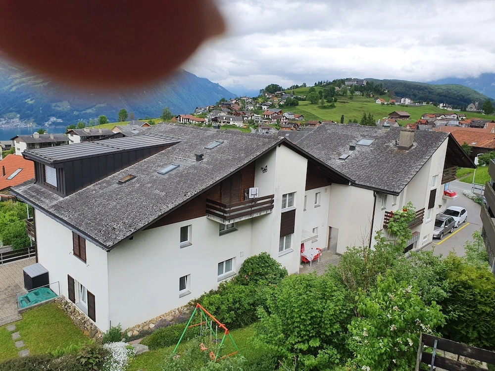 Two-bedroom Apartment for 4-5 Guests With Lake and Mountain Views