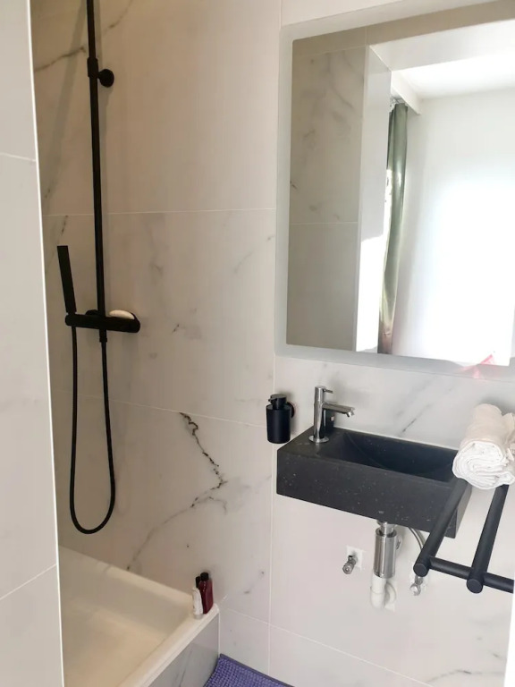 Apartment with 2 Bedrooms in Molenbeek-Saint-Jean, with Wonderful City View, Furnished Balcony And Wifi