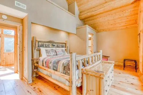 Skiing Bear Chalet