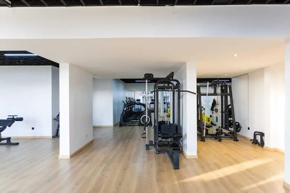 Lux Suites Urban Oasis Apartment