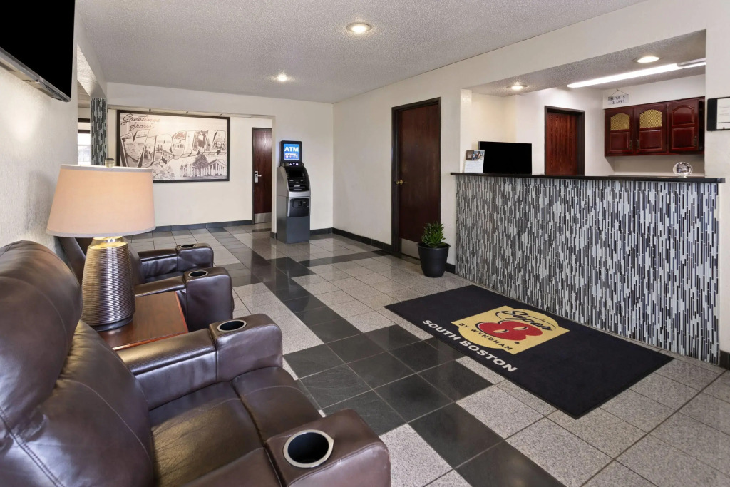 Super 8 by Wyndham South Boston VA