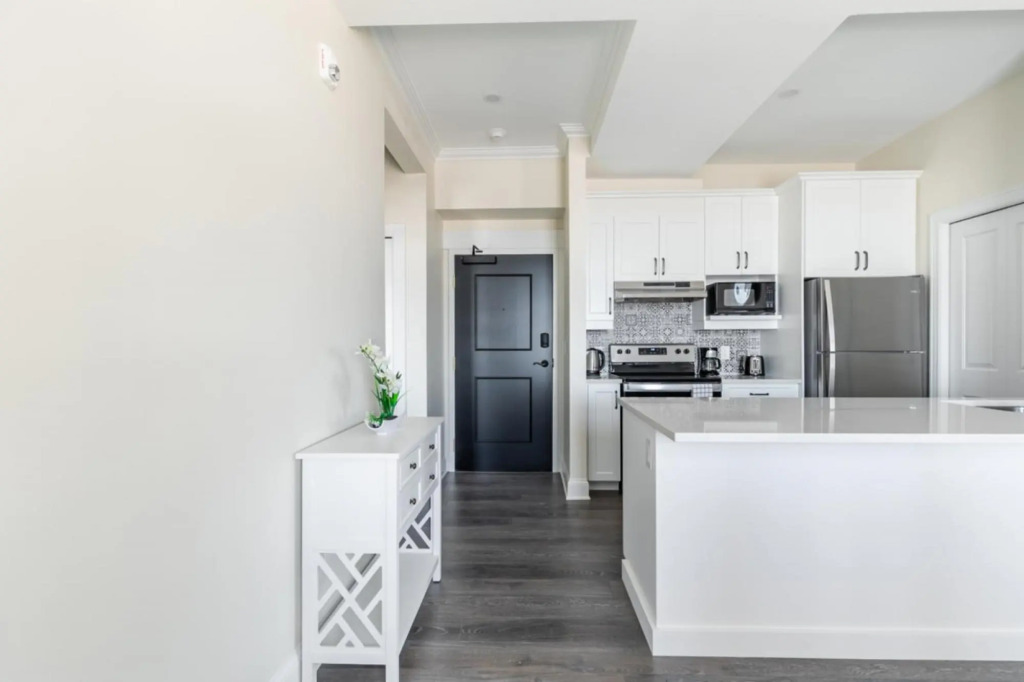 Luxury Rideau Apartments 2bdp6nobalcony1queen2twin