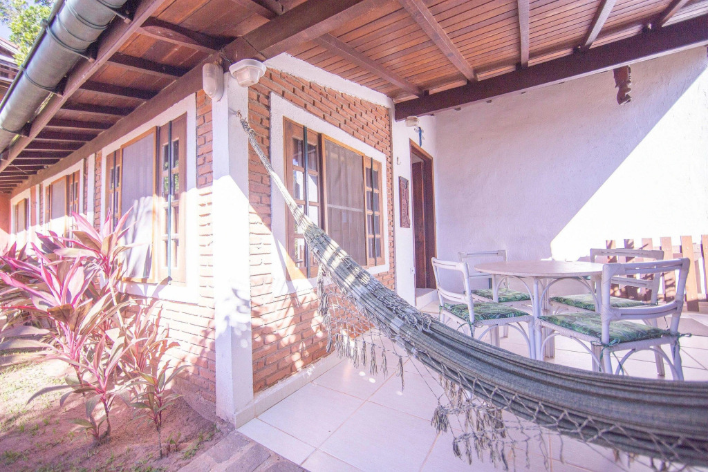 Casa Com Piscina A 100 M. De Camburizinho