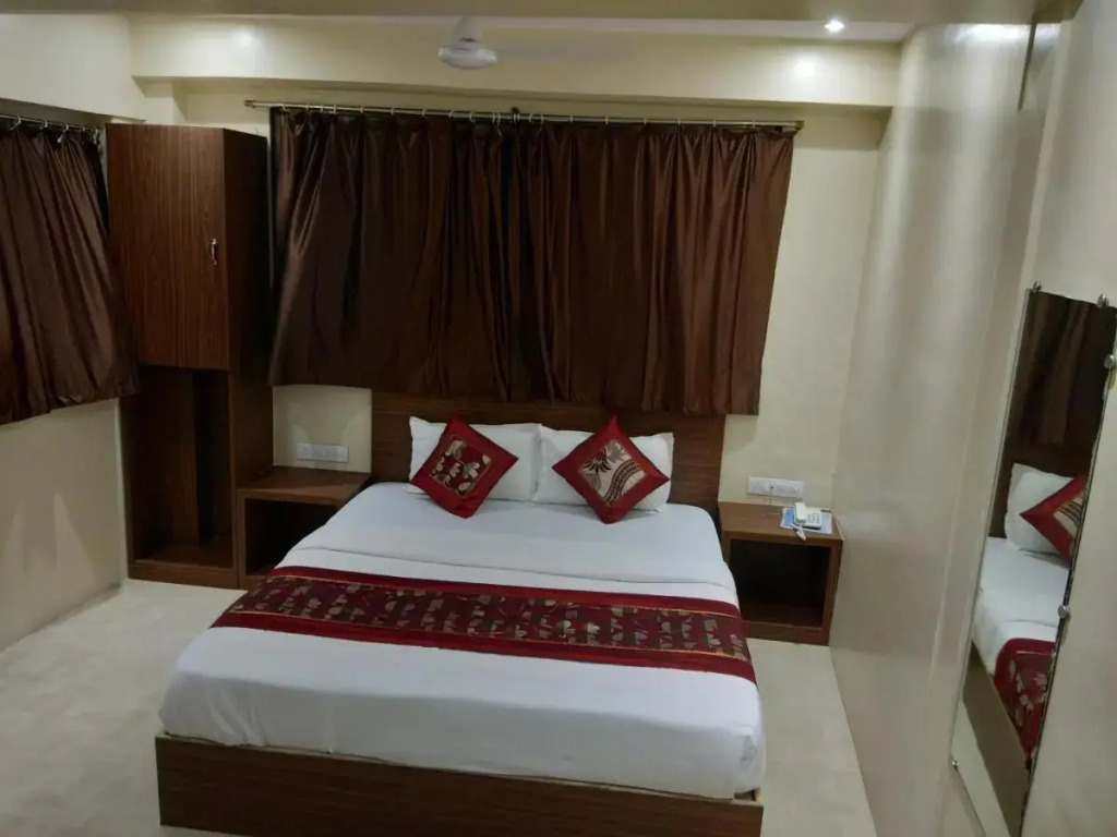 Hotel Rishi International