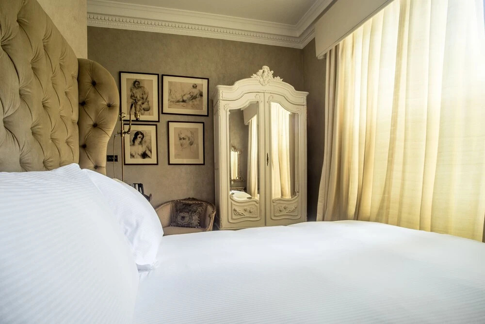 Forty Winks Guest House & Residence